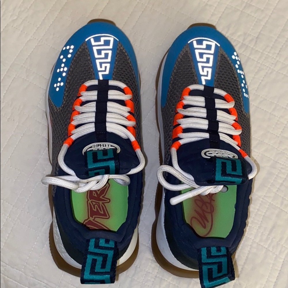 Versace chain reaction